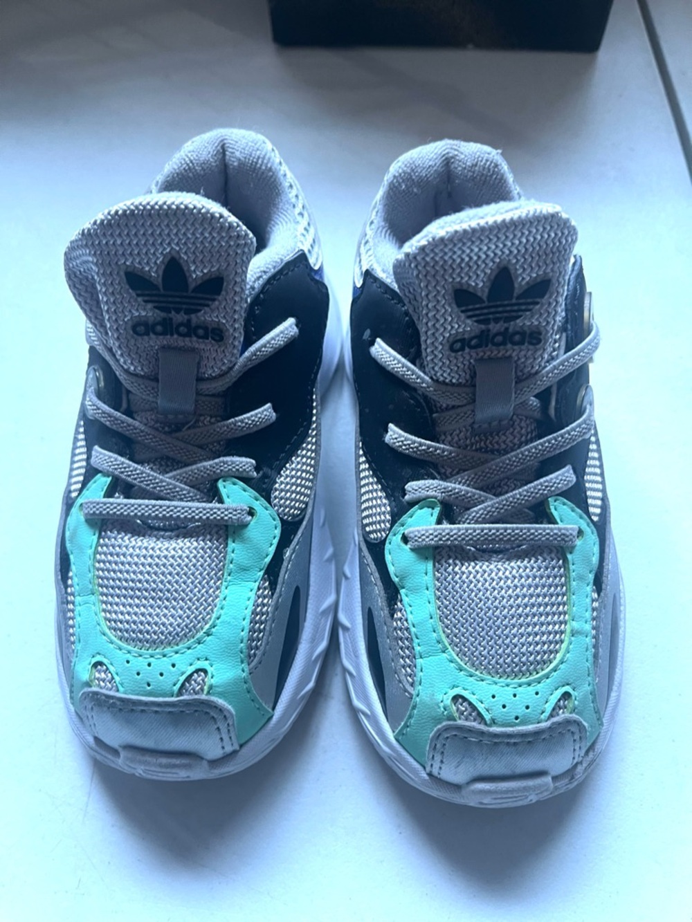 Shoes Kids Gray & Teal Accent Sneakers